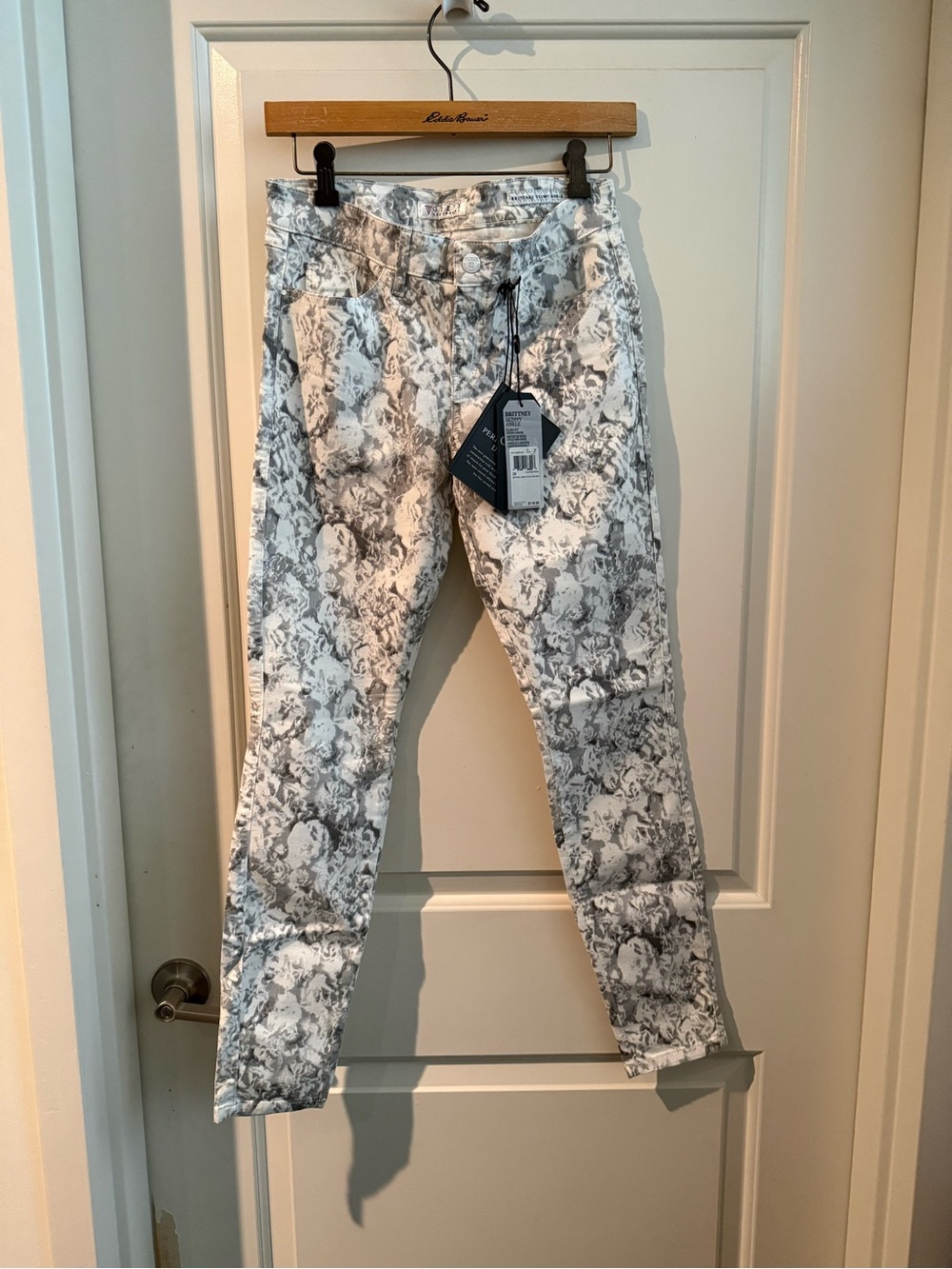 Women’s Floral-Print Slim Jeans Jeggings - White & Gray